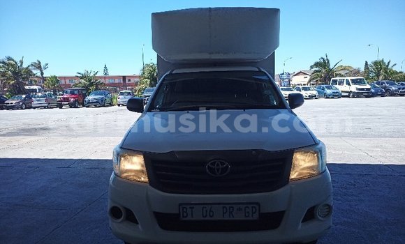 Acheter Occasion Voiture Toyota Hilux Blanc à Beitbridge, Matabeleland South Acheter Occasion Voiture Toyota Hilux Blanc à Beitbridge, Matabeleland South