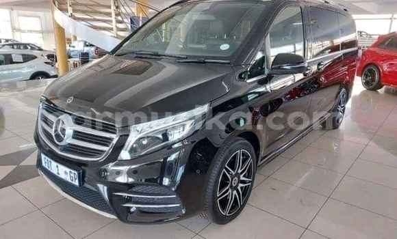 Nunua Ilio tumika Mercedes‒Benz Viano Nyeusi Gari ndani ya Bulawayo nchini Bulawayo