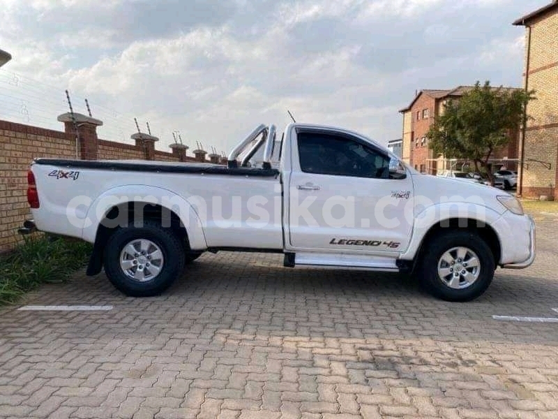 Big with watermark toyota hilux harare borrowdale 25794