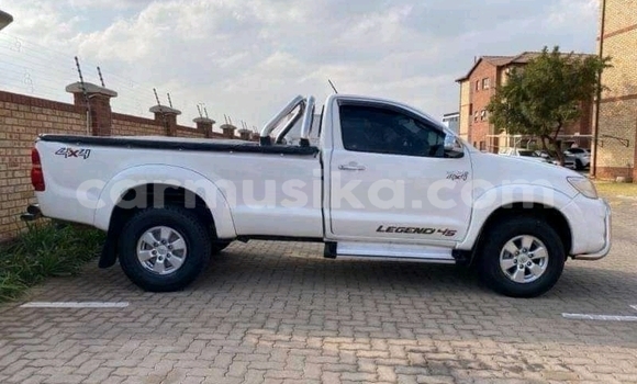 Acheter Occasion Voiture Toyota Hilux Blanc à Borrowdale, Harare Acheter Occasion Voiture Toyota Hilux Blanc à Borrowdale, Harare