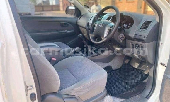 Acheter Occasion Voiture Toyota Hilux Blanc à Borrowdale, Harare Acheter Occasion Voiture Toyota Hilux Blanc à Borrowdale, Harare