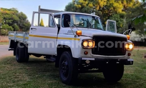 Buy Used Nissan UD White Truck in Beitbridge in Matabeleland South