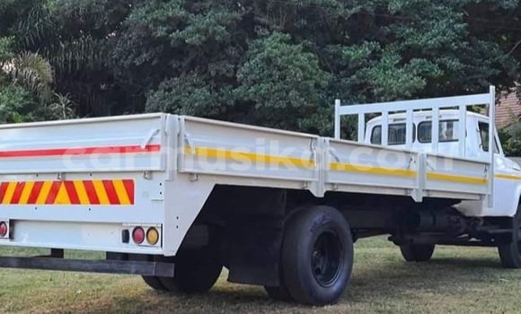 Buy Used Nissan UD White Truck in Beitbridge in Matabeleland South Buy Used Nissan UD White Truck in Beitbridge in Matabeleland South