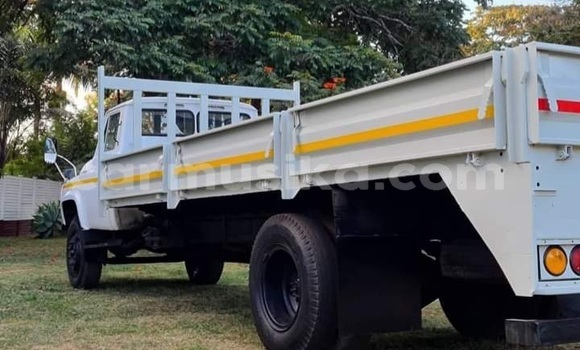 Buy Used Nissan UD White Truck in Beitbridge in Matabeleland South Buy Used Nissan UD White Truck in Beitbridge in Matabeleland South