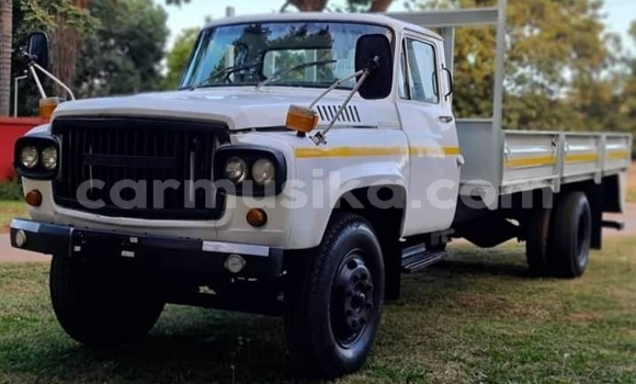 Buy Used Nissan UD White Truck in Beitbridge in Matabeleland South Buy Used Nissan UD White Truck in Beitbridge in Matabeleland South