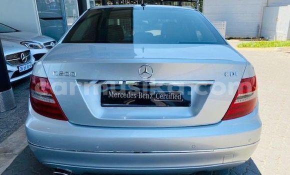 Tenga Tsaru Mercedes-Benz C-Classe Sirivha Mota in Beitbridge in Matabeleland South Tenga Tsaru Mercedes-Benz C-Classe Sirivha Mota in Beitbridge in Matabeleland South