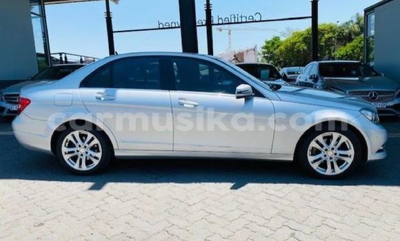 Tenga Tsaru Mercedes-Benz C-Classe Sirivha Mota in Beitbridge in Matabeleland South Tenga Tsaru Mercedes-Benz C-Classe Sirivha Mota in Beitbridge in Matabeleland South