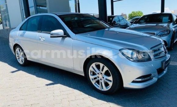 Tenga Tsaru Mercedes-Benz C-Classe Sirivha Mota in Beitbridge in Matabeleland South Tenga Tsaru Mercedes-Benz C-Classe Sirivha Mota in Beitbridge in Matabeleland South