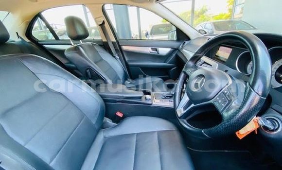 Tenga Tsaru Mercedes-Benz C-Classe Sirivha Mota in Beitbridge in Matabeleland South Tenga Tsaru Mercedes-Benz C-Classe Sirivha Mota in Beitbridge in Matabeleland South