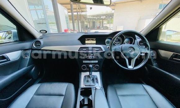 Tenga Tsaru Mercedes-Benz C-Classe Sirivha Mota in Beitbridge in Matabeleland South Tenga Tsaru Mercedes-Benz C-Classe Sirivha Mota in Beitbridge in Matabeleland South