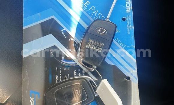 Acheter Occasion Voiture Hyundai ix35 Gris à Beitbridge, Matabeleland South Acheter Occasion Voiture Hyundai ix35 Gris à Beitbridge, Matabeleland South