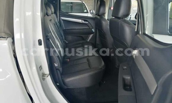 Acheter Occasion Voiture Isuzu KB Blanc à Beitbridge, Matabeleland South Acheter Occasion Voiture Isuzu KB Blanc à Beitbridge, Matabeleland South