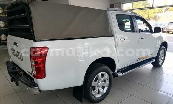Acheter Occasion Voiture Isuzu KB Blanc à Beitbridge, Matabeleland South Acheter Occasion Voiture Isuzu KB Blanc à Beitbridge, Matabeleland South