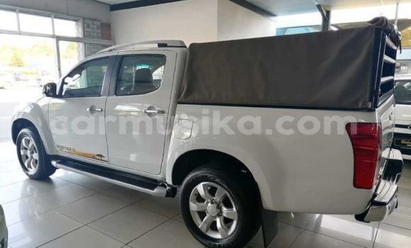 Acheter Occasion Voiture Isuzu KB Blanc à Beitbridge, Matabeleland South Acheter Occasion Voiture Isuzu KB Blanc à Beitbridge, Matabeleland South