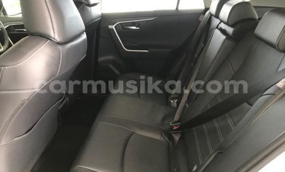 Acheter Occasion Voiture Toyota RAV4 Blanc à Beitbridge, Matabeleland South Acheter Occasion Voiture Toyota RAV4 Blanc à Beitbridge, Matabeleland South