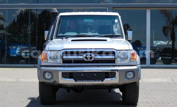 Acheter Occasion Voiture Toyota Land Cruiser Gris à Beitbridge, Matabeleland South Acheter Occasion Voiture Toyota Land Cruiser Gris à Beitbridge, Matabeleland South