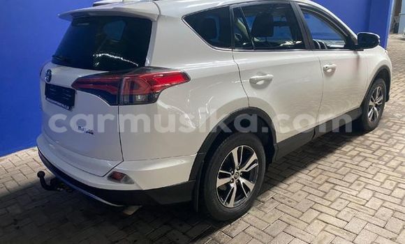 Acheter Occasion Voiture Toyota RAV4 Blanc à Beitbridge, Matabeleland South Acheter Occasion Voiture Toyota RAV4 Blanc à Beitbridge, Matabeleland South