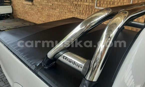 Tenga Tsaru Toyota Hilux Chena Mota in Beitbridge in Matabeleland South Tenga Tsaru Toyota Hilux Chena Mota in Beitbridge in Matabeleland South