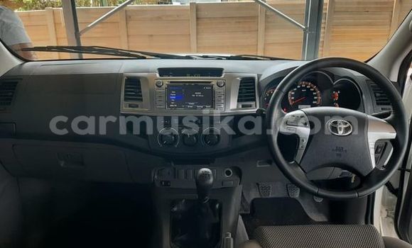 Tenga Tsaru Toyota Hilux Chena Mota in Beitbridge in Matabeleland South Tenga Tsaru Toyota Hilux Chena Mota in Beitbridge in Matabeleland South