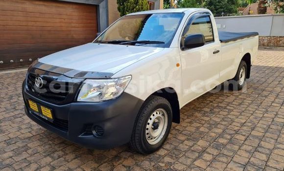 Buy Used Toyota Hilux White Car in Beitbridge in Matabeleland South Buy Used Toyota Hilux White Car in Beitbridge in Matabeleland South