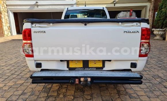 Buy Used Toyota Hilux White Car in Beitbridge in Matabeleland South Buy Used Toyota Hilux White Car in Beitbridge in Matabeleland South