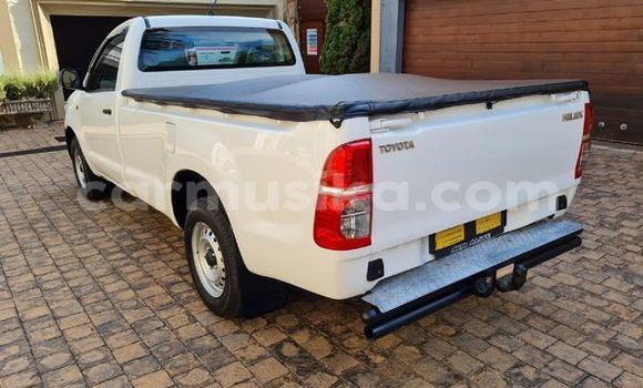 Buy Used Toyota Hilux White Car in Beitbridge in Matabeleland South Buy Used Toyota Hilux White Car in Beitbridge in Matabeleland South