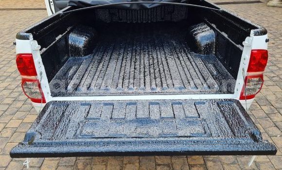 Buy Used Toyota Hilux White Car in Beitbridge in Matabeleland South Buy Used Toyota Hilux White Car in Beitbridge in Matabeleland South