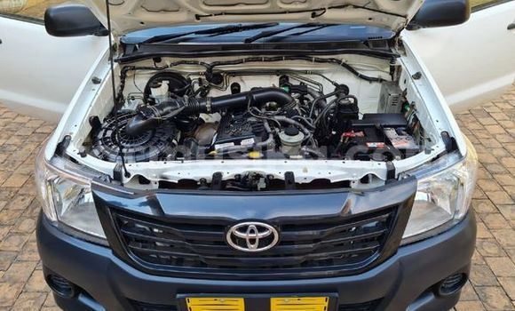 Buy Used Toyota Hilux White Car in Beitbridge in Matabeleland South Buy Used Toyota Hilux White Car in Beitbridge in Matabeleland South