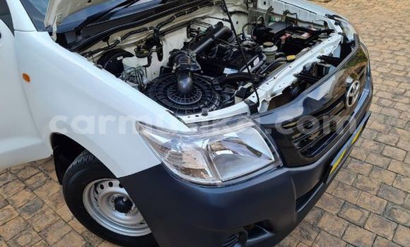 Buy Used Toyota Hilux White Car in Beitbridge in Matabeleland South Buy Used Toyota Hilux White Car in Beitbridge in Matabeleland South