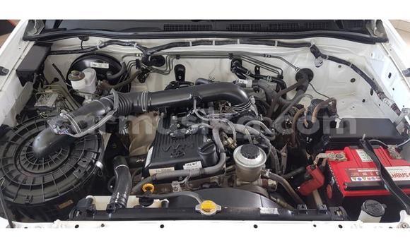 Acheter Occasion Voiture Toyota Hilux Blanc à Beitbridge, Matabeleland South Acheter Occasion Voiture Toyota Hilux Blanc à Beitbridge, Matabeleland South