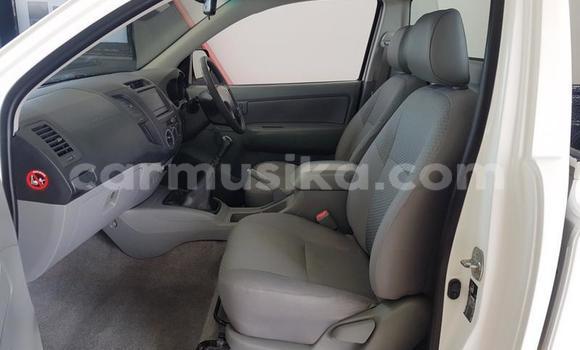 Acheter Occasion Voiture Toyota Hilux Blanc à Beitbridge, Matabeleland South Acheter Occasion Voiture Toyota Hilux Blanc à Beitbridge, Matabeleland South