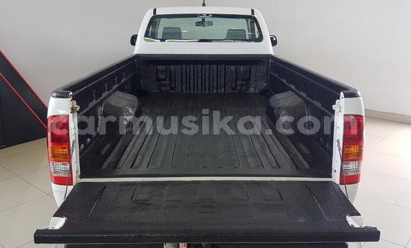 Acheter Occasion Voiture Toyota Hilux Blanc à Beitbridge, Matabeleland South Acheter Occasion Voiture Toyota Hilux Blanc à Beitbridge, Matabeleland South