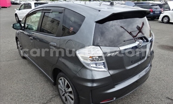 Nunua Ilio tumika Honda Fit Nyeusi Gari ndani ya Beitbridge nchini Matabeleland Kusini