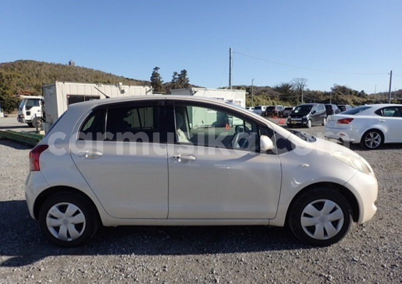 Big with watermark toyota vitz matabeleland south beitbridge 25826