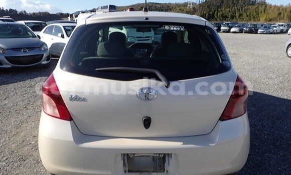 Acheter Occasion Voiture Toyota Vitz Beige à Beitbridge, Matabeleland South Acheter Occasion Voiture Toyota Vitz Beige à Beitbridge, Matabeleland South