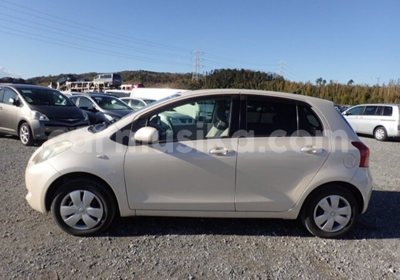 Big with watermark toyota vitz matabeleland south beitbridge 25826