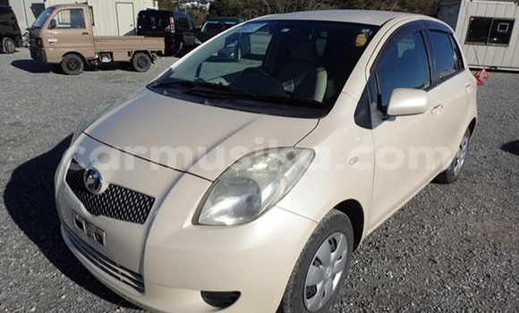 Acheter Occasion Voiture Toyota Vitz Beige à Beitbridge, Matabeleland South Acheter Occasion Voiture Toyota Vitz Beige à Beitbridge, Matabeleland South
