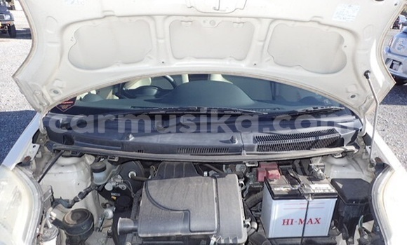 Acheter Occasion Voiture Toyota Vitz Beige à Beitbridge, Matabeleland South Acheter Occasion Voiture Toyota Vitz Beige à Beitbridge, Matabeleland South