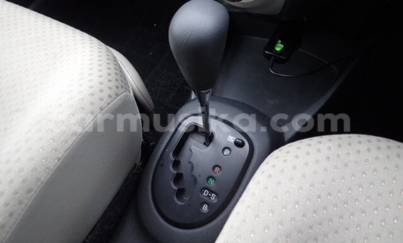 Acheter Occasion Voiture Toyota Vitz Beige à Beitbridge, Matabeleland South Acheter Occasion Voiture Toyota Vitz Beige à Beitbridge, Matabeleland South