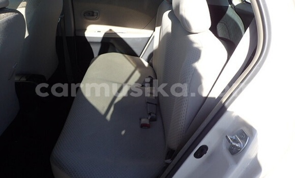 Acheter Occasion Voiture Toyota Vitz Beige à Beitbridge, Matabeleland South Acheter Occasion Voiture Toyota Vitz Beige à Beitbridge, Matabeleland South