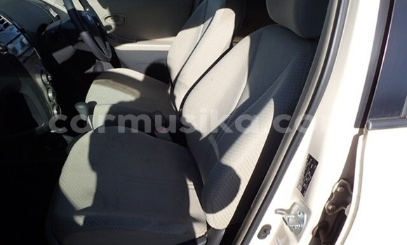 Acheter Occasion Voiture Toyota Vitz Beige à Beitbridge, Matabeleland South Acheter Occasion Voiture Toyota Vitz Beige à Beitbridge, Matabeleland South