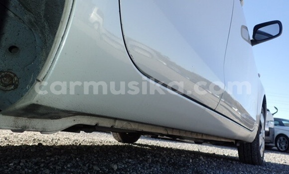 Acheter Occasion Voiture Toyota Vitz Beige à Beitbridge, Matabeleland South Acheter Occasion Voiture Toyota Vitz Beige à Beitbridge, Matabeleland South