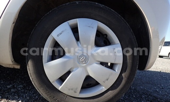 Acheter Occasion Voiture Toyota Vitz Beige à Beitbridge, Matabeleland South Acheter Occasion Voiture Toyota Vitz Beige à Beitbridge, Matabeleland South