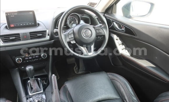 Nunua Ilio tumika Mazda 3 Nyeusi Gari ndani ya Beitbridge nchini Matabeleland Kusini Nunua Ilio tumika Mazda 3 Nyeusi Gari ndani ya Beitbridge nchini Matabeleland Kusini