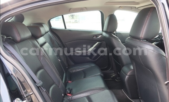 Nunua Ilio tumika Mazda 3 Nyeusi Gari ndani ya Beitbridge nchini Matabeleland Kusini Nunua Ilio tumika Mazda 3 Nyeusi Gari ndani ya Beitbridge nchini Matabeleland Kusini