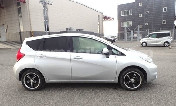 Acheter Occasion Voiture Nissan Note Gris à Beitbridge, Matabeleland South Acheter Occasion Voiture Nissan Note Gris à Beitbridge, Matabeleland South