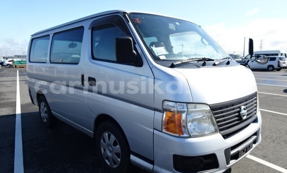 Acheter Occasion Voiture Nissan Caravan Gris à Beitbridge, Matabeleland South Acheter Occasion Voiture Nissan Caravan Gris à Beitbridge, Matabeleland South