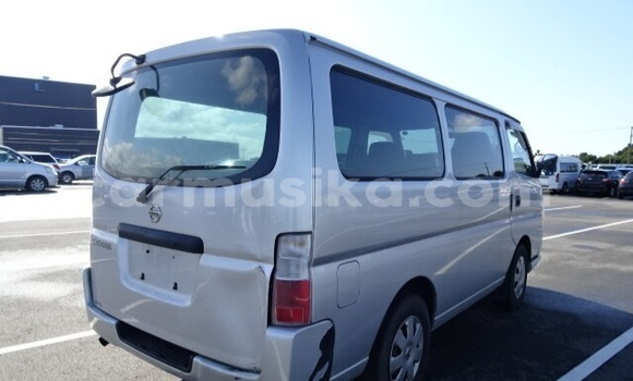 Acheter Occasion Voiture Nissan Caravan Gris à Beitbridge, Matabeleland South Acheter Occasion Voiture Nissan Caravan Gris à Beitbridge, Matabeleland South