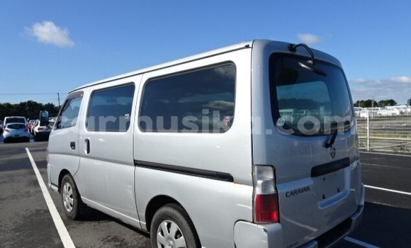 Acheter Occasion Voiture Nissan Caravan Gris à Beitbridge, Matabeleland South Acheter Occasion Voiture Nissan Caravan Gris à Beitbridge, Matabeleland South