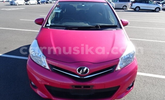 Nunua Ilio tumika Toyota Vitz Nyekundu Gari ndani ya Beitbridge nchini Matabeleland Kusini